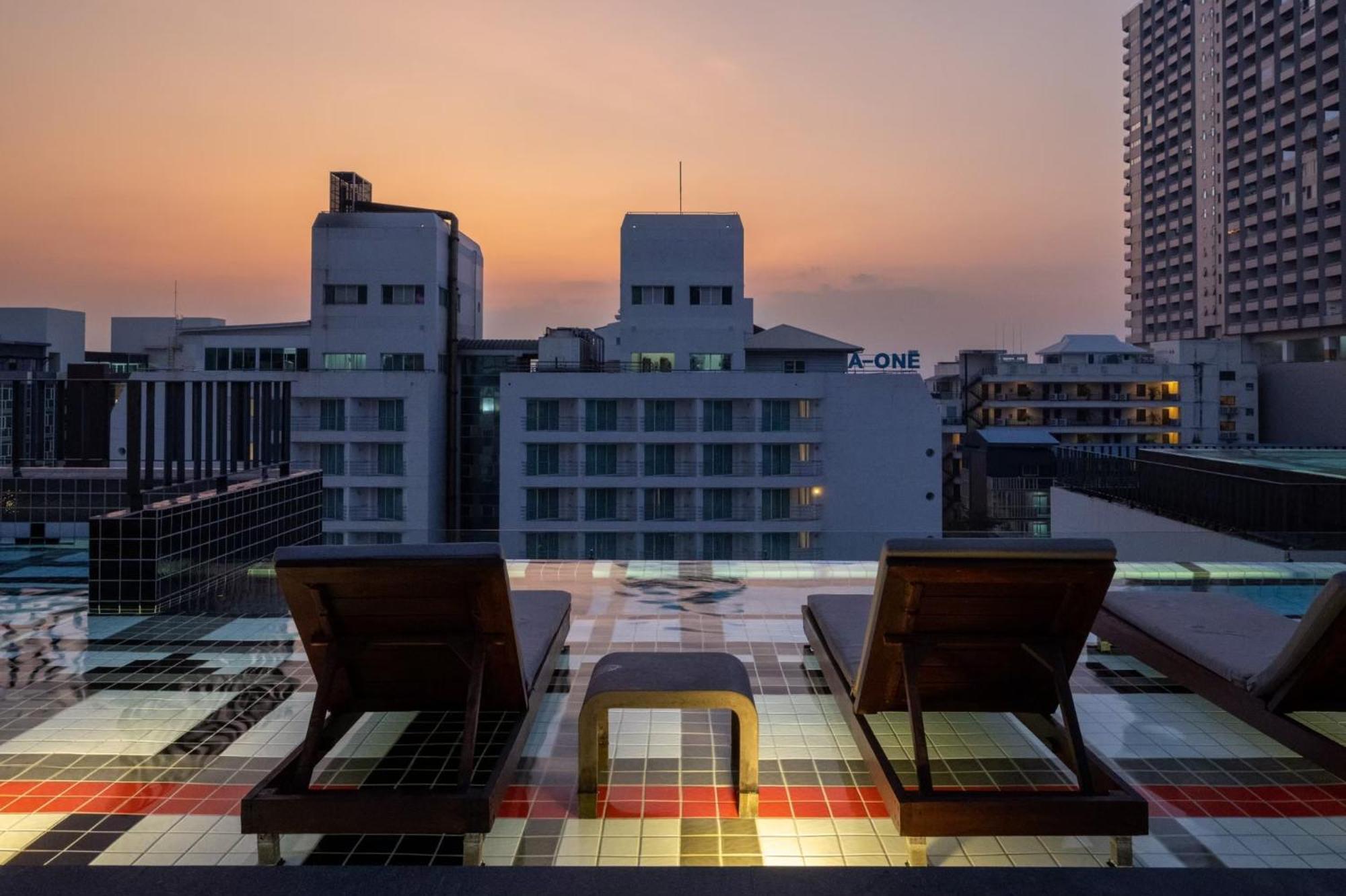 Payaa Hotel Pattaya Exterior photo