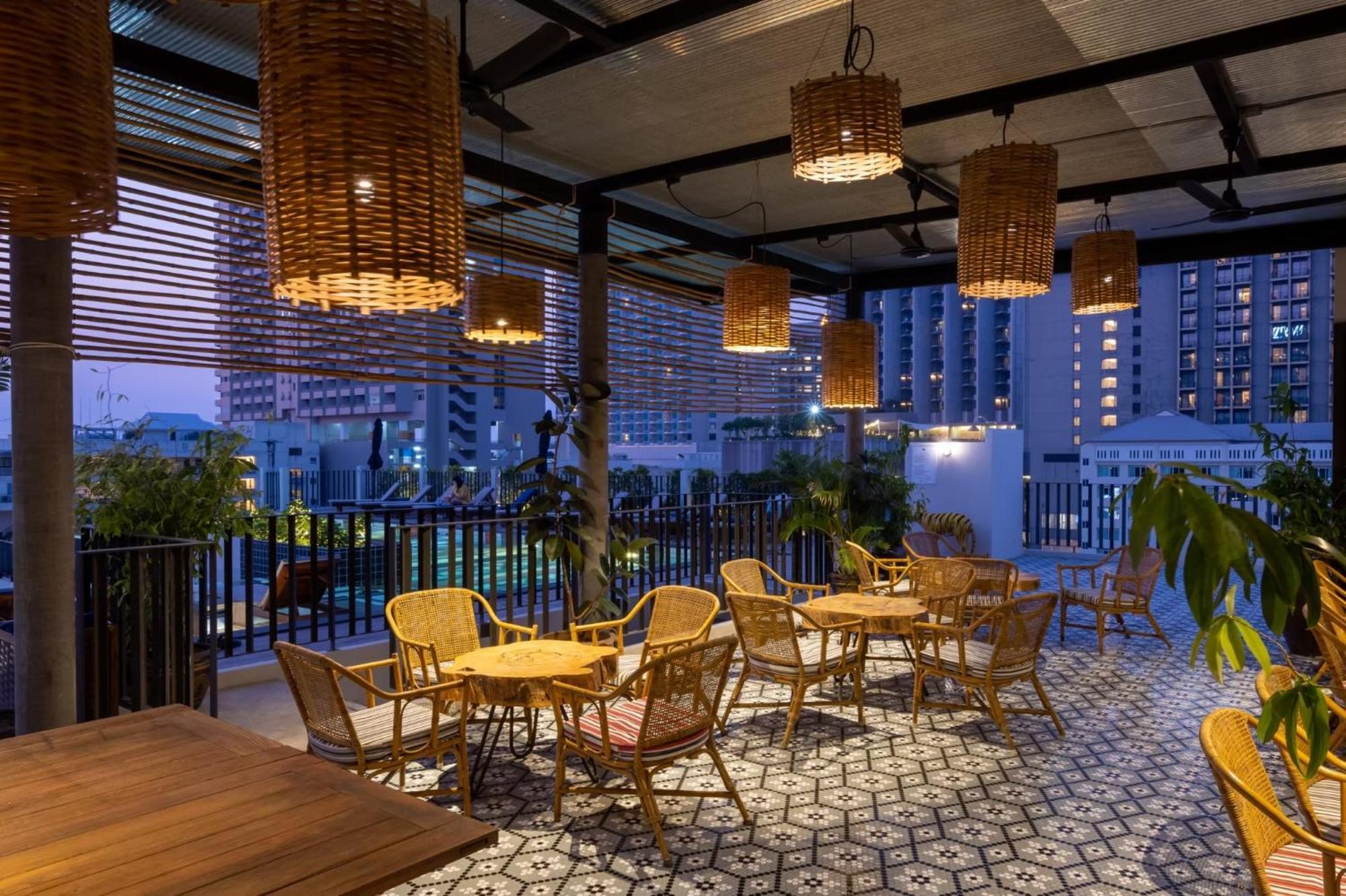 Payaa Hotel Pattaya Exterior photo